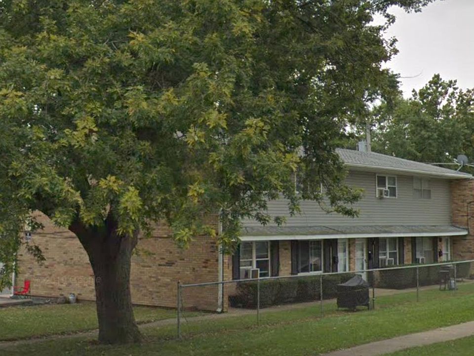 1st image of 1303 Park Dr APT B