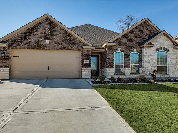 2nd image of 1001 Summer Oaks Dr