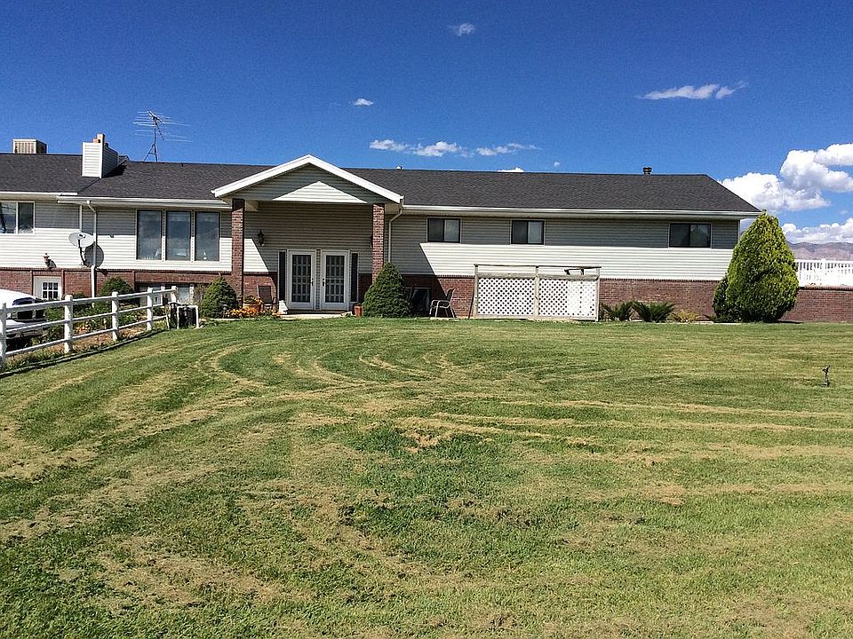 2nd image of 3092 W Addison Way
