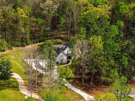 2nd image of 720 Dogwood Cir