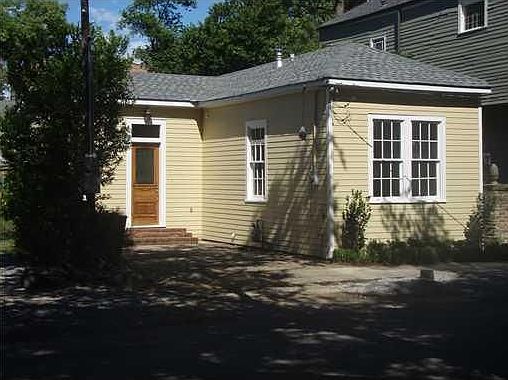 2nd image of 914 Bellecastle St