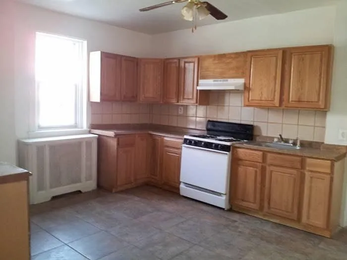 4 bed, 1.5 bath, 1487 sqft, $1,650 — Photo 2