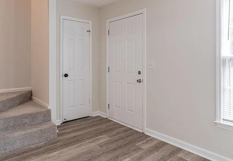 2 bed, 6.0 bath, 8485 sqft, $1,599 — Photo 3