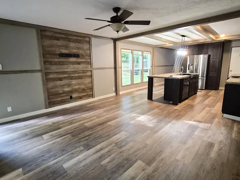9945 Woodville Ct — Photo 2