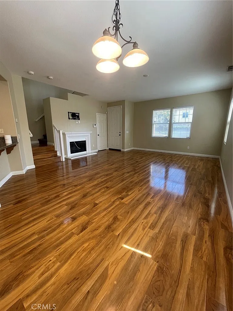 4 bed, 2.5 bath, 1707 sqft, $3,550 — Photo 2