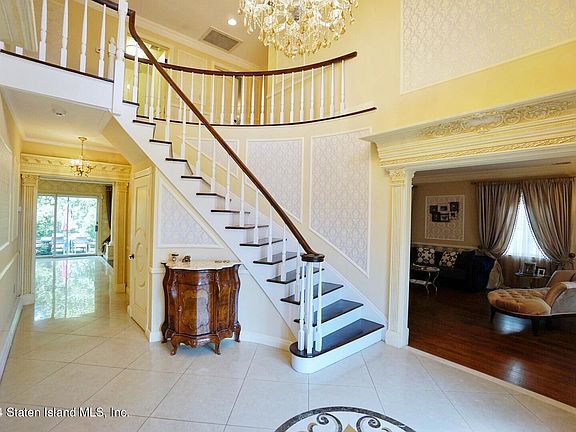 4th image of 13 Whitwell Pl