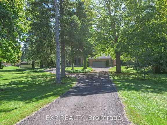 3rd image of 526 Talbot Rd