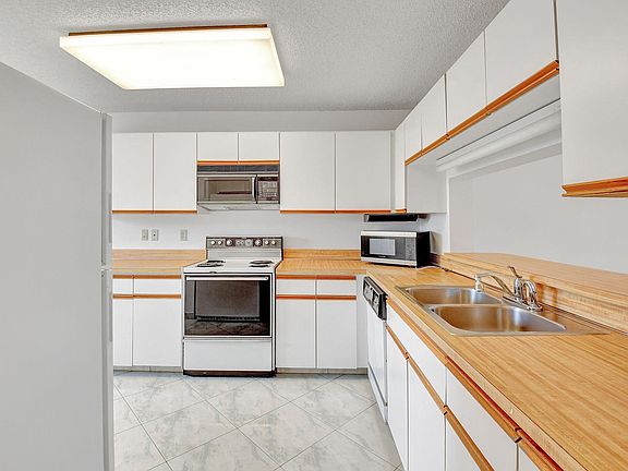 5th image of 5598 Witney Drive #305