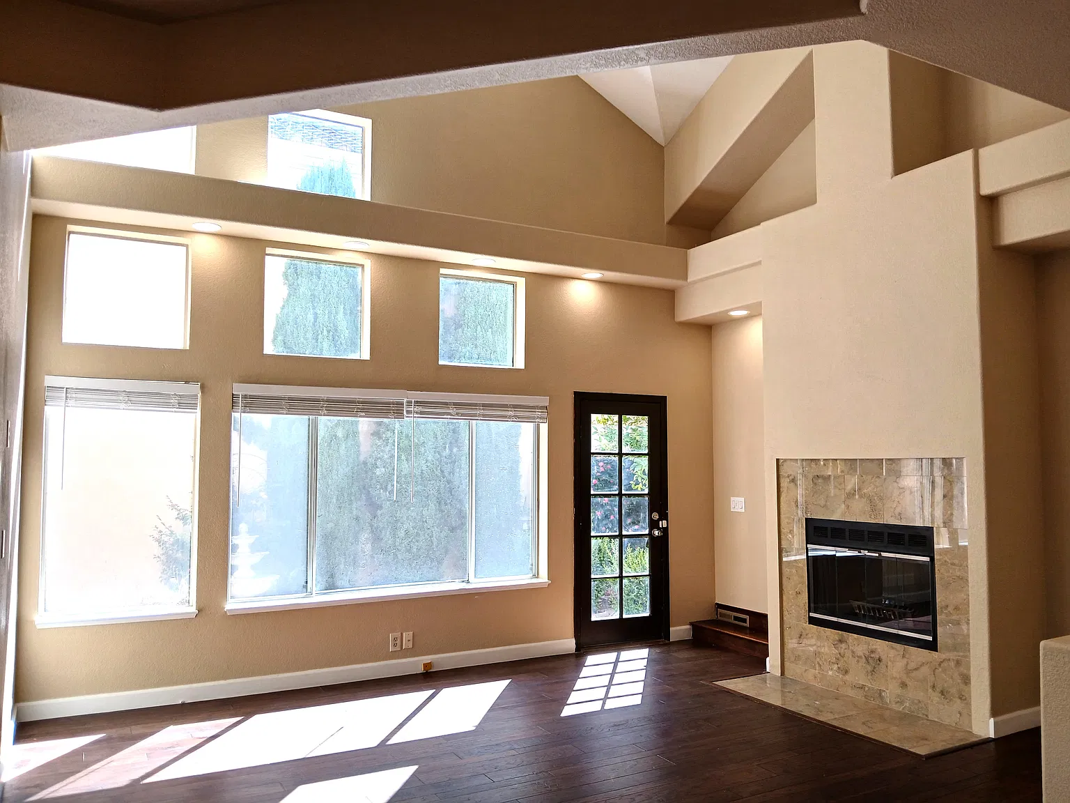 3 bed, 1964 sqft, $4,500 — Photo 4