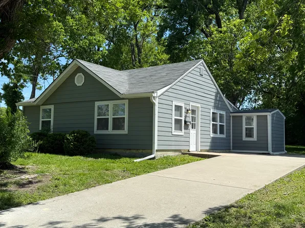 305 SW Noel St, Lees Summit, MO 64063