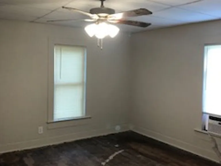 201 W Center St — Photo 12