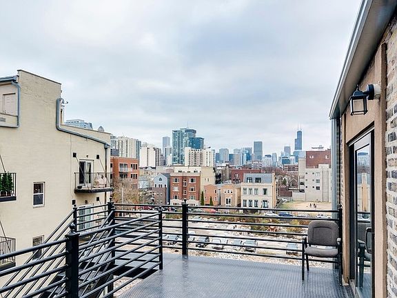 4th image of 1427 N Sedgwick St #5