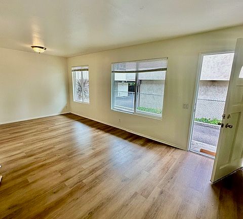 2nd image of 124 Oceano Ave