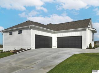 2738 N 181st St, Omaha, NE 68022