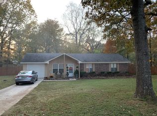 102 Adrian Dr, Huntsville, AL 35811