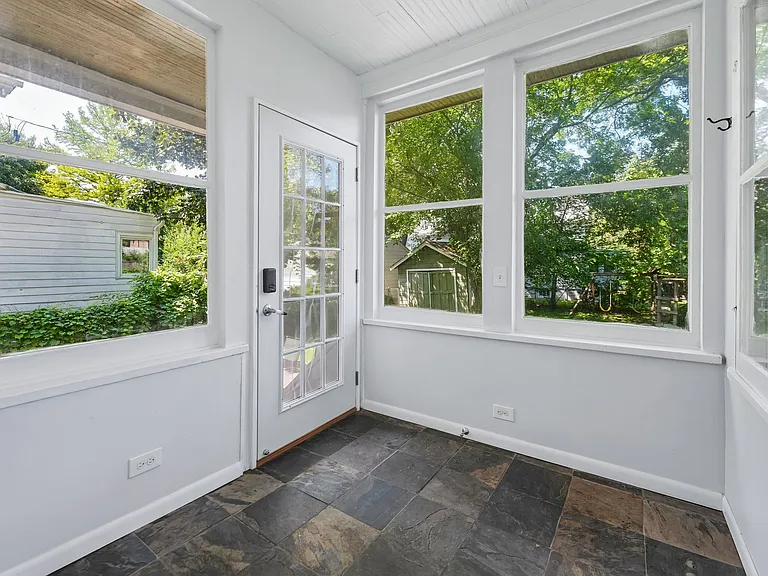 246 Maple Ave — Photo 15