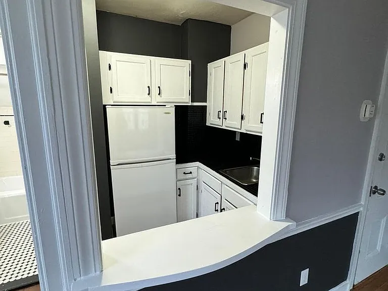 127 Winter St — Photo 4