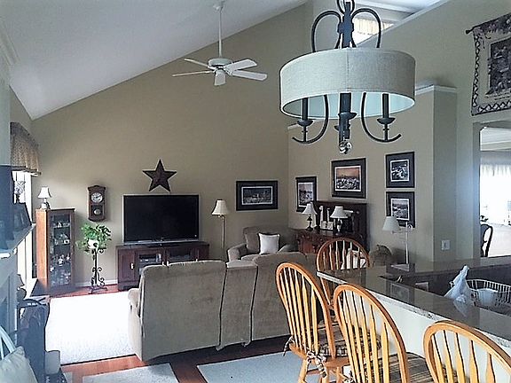 3rd image of 2037 Cheltenham Ct