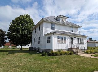 602 5th St, Lowden, IA 52255