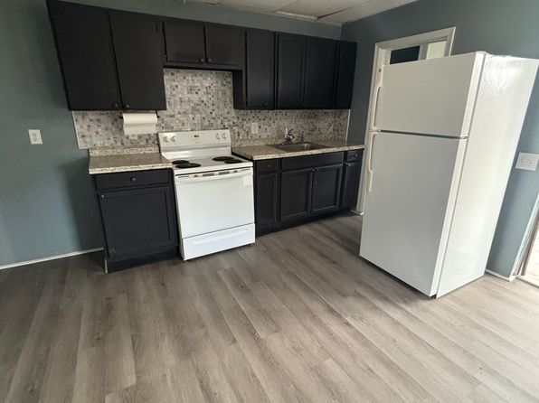 306 1/2 3rd St Floor 1