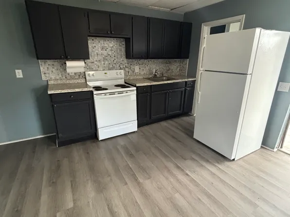 306 1/2 3rd St Floor 1, Hanover, PA 17331