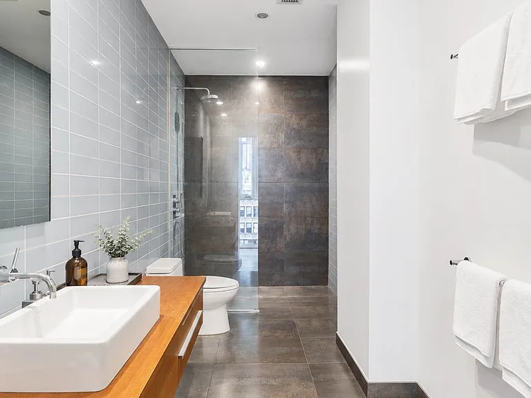 420 W 25th St #1E — Photo 11