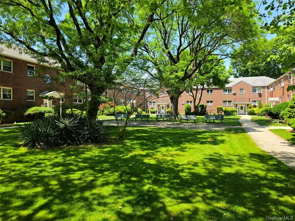 88-27 Shore Parkway #25, Howard Beach, NY 11414