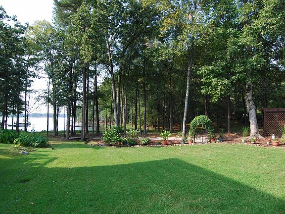 4th image of 140 Summer Breeze Dr