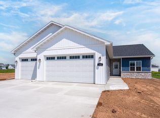 3868 E Teton Ln, Appleton, WI 54913