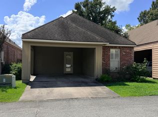 109 Laguna Ln, Lafayette, LA 70508