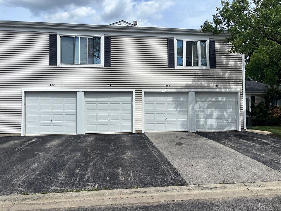 1st image of 1353 Cove Dr #207B