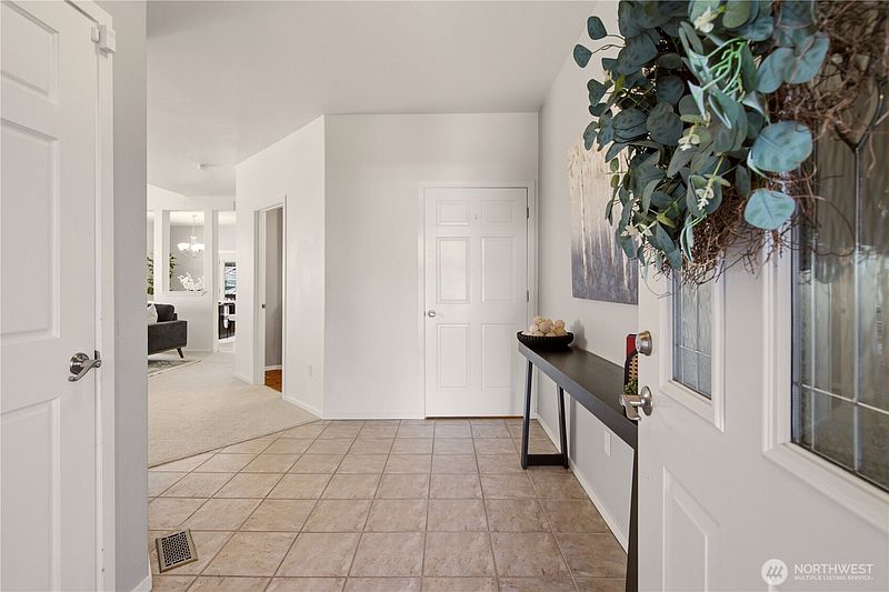 4th image of 1327 113th Avenue SE