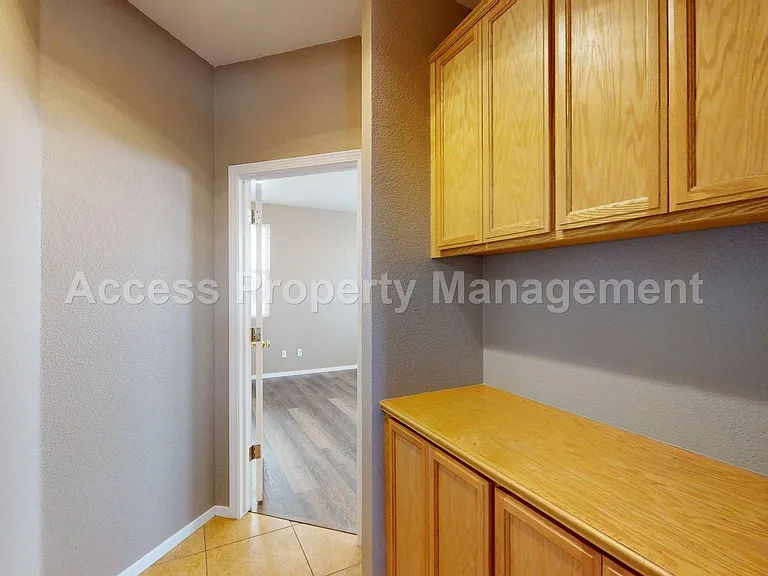 1245 W Springer Dr — Photo 18