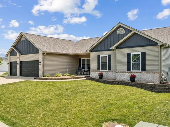 800 Mule Creek Dr, Wentzville, MO 63385