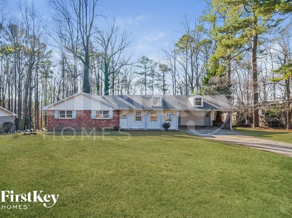 195 King David Dr SW, Lilburn, GA 30047