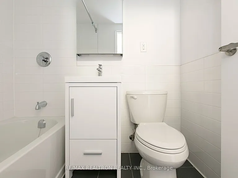 276 Saint George St #702 — Photo 2