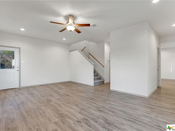 3rd image of 2249 Grandview Frst