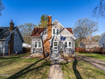 1126 Cottonwood St, Grand Forks, ND, 58201