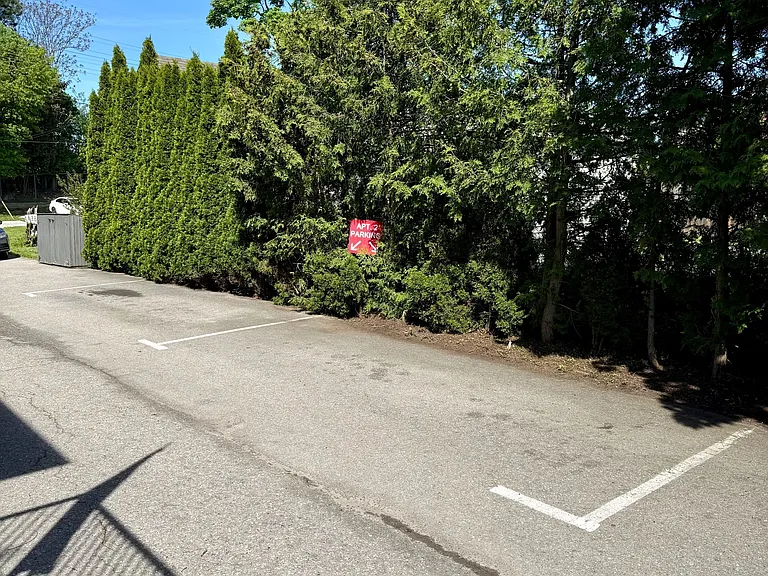 10 Carnegie Ln #2 — Photo 3