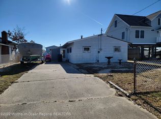 29 Lake Saint Claire Dr, Little Egg Harbor, NJ 08087