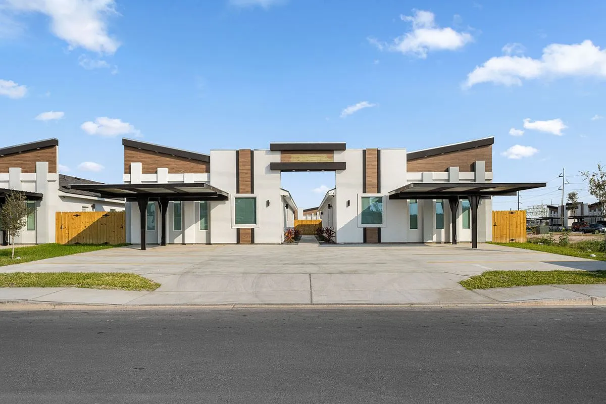 Building Photo - 500 N Onyx Ave