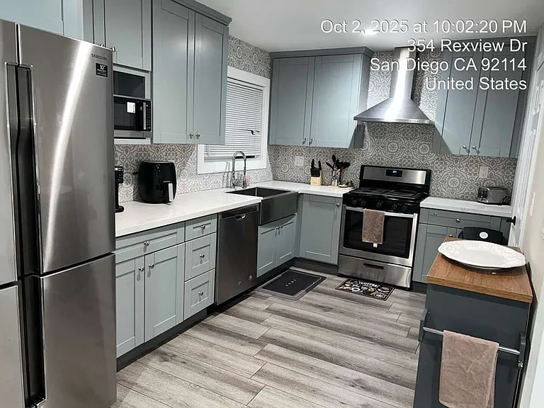 Rexview Dr — Photo 5