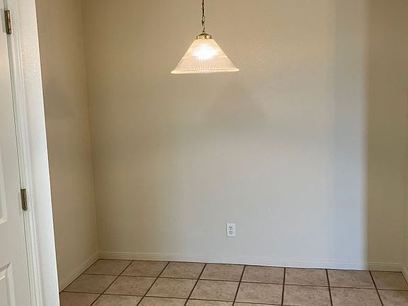 5th image of 2606 Lucille Dr #B