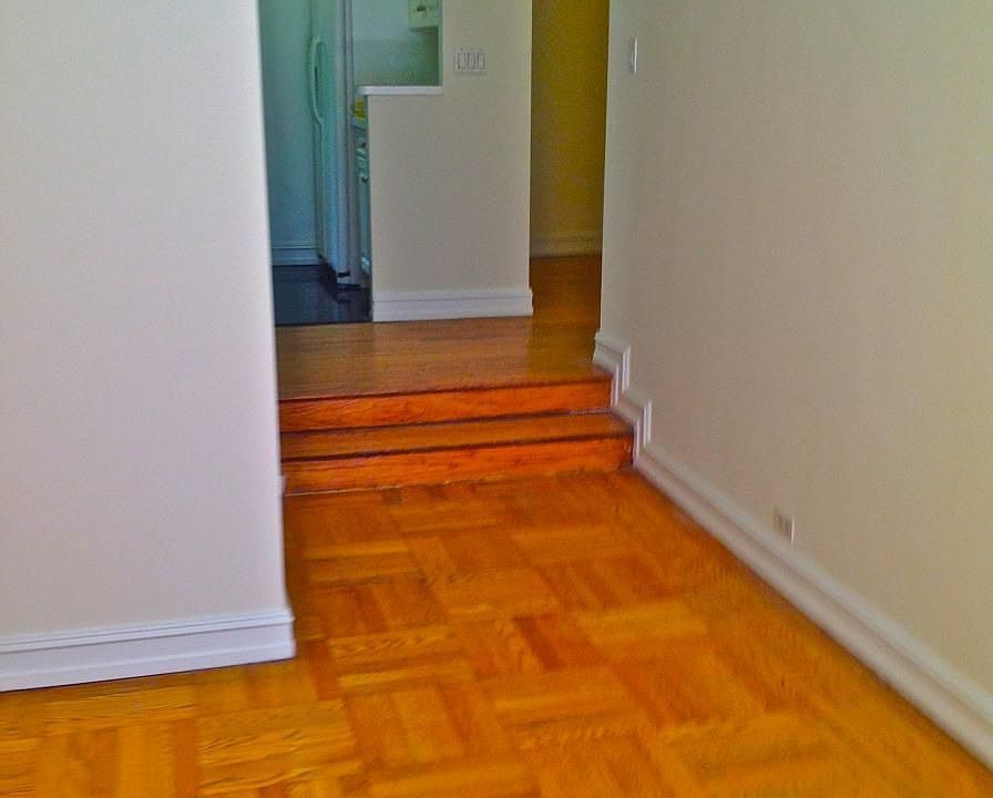 2nd image of 141 E 46th St