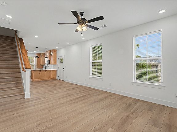 4th image of 588 S Willow Ave #2