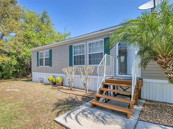 3rd image of 9062 Pinehaven Way