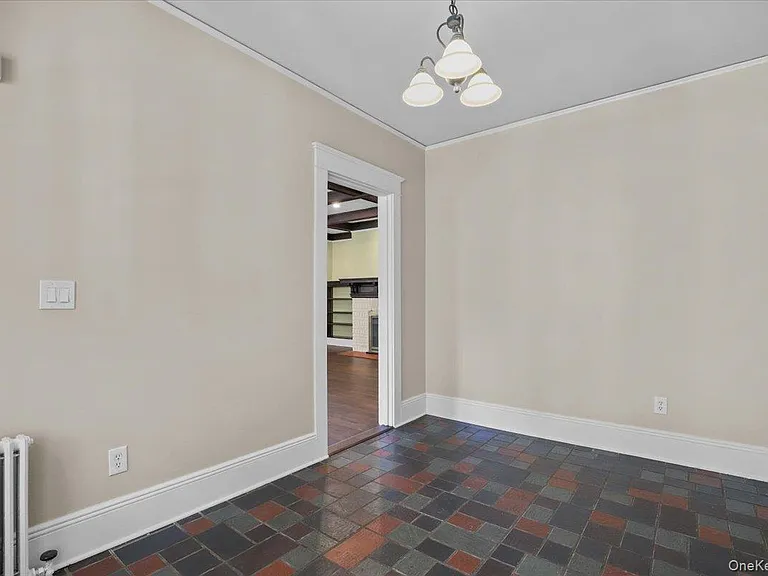 625 Lorraine St — Photo 2