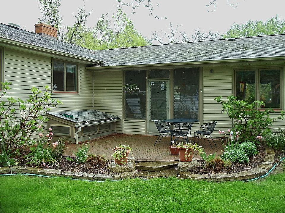 2nd image of 7 Robin Park Blvd