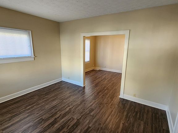 3rd image of 1005 Saint Paul St