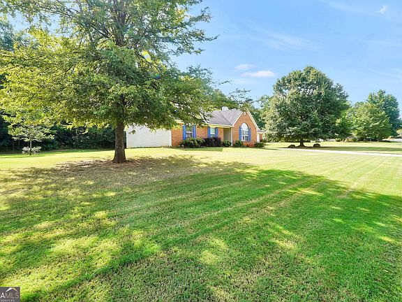 4th image of 167 Woodlands Dr